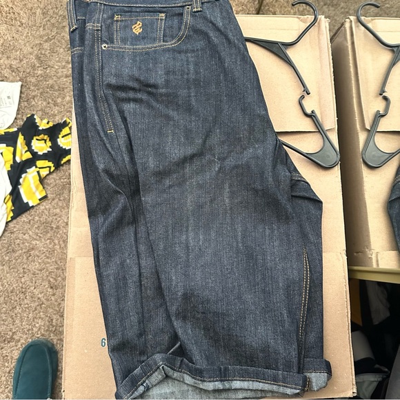 Levi pants - Picture 2 of 3